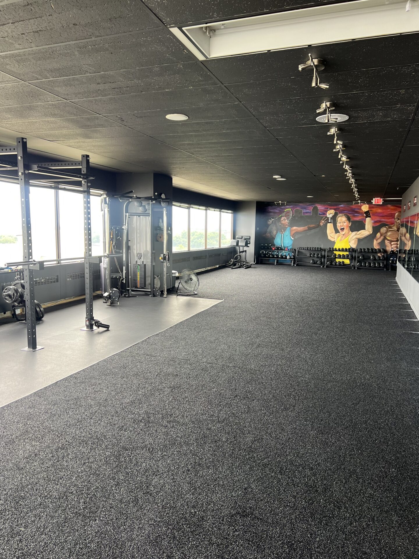 IMG_7548 A gym workout place with equipements